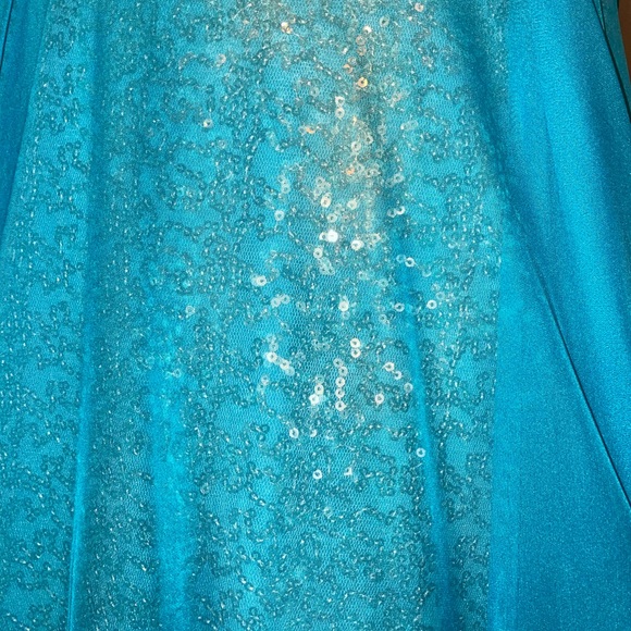 La Femme Prom dress - Beautiful and sparkly!!  Strapless - Picture 4 of 7